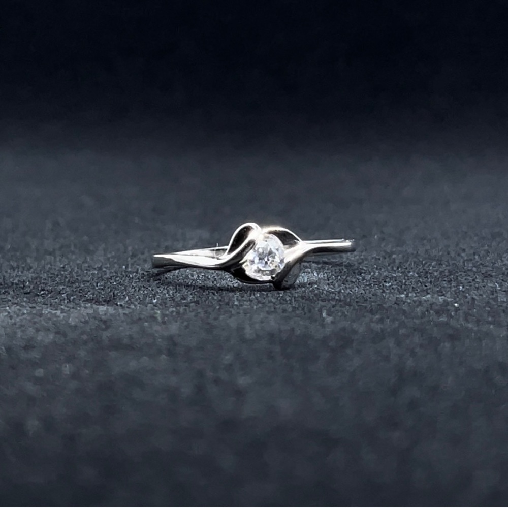 STERLING SILVER ENGAGEMENT RING